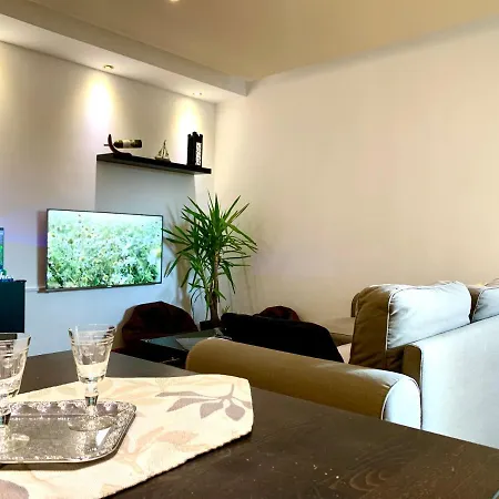 Apartament Urban Escape *