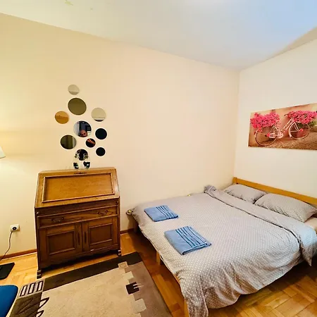 Urban Escape Apartament